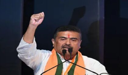 সীমান্ত নিয়ে তোলপাড়! ‘এদের দেশছাড়া করতে হবে’, অনুপ্রবেশকারীদের উদ্দেশে হুঙ্কার শুভেন্দুর। সীমান্ত নিয়ে তোলপাড়! ‘এদের দেশছাড়া করতে হবে’, অনুপ্রবেশকারীদের উদ্দেশে হুঙ্কার শুভেন্দুর।