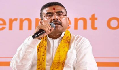 জিটিএ শিক্ষক নিয়োগে পিছু হটল রাজ্য! আদালতের নির্দেশে কি চাকরি হারাবেন একাংশ? জিটিএ শিক্ষক নিয়োগে পিছু হটল রাজ্য! আদালতের নির্দেশে কি চাকরি হারাবেন একাংশ?