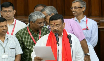 রাজভবন নয়, বিধানসভাই সাক্ষী! মুখ্যমন্ত্রী পদে শপথ নিলেন শুভেন্দু অধিকারী, শুরু নতুন অধ্যায়