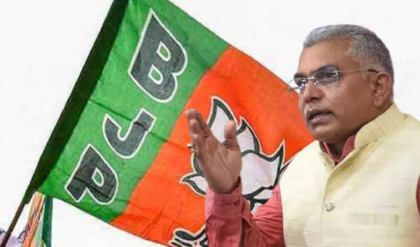 “সময় থাকতে সাবধান হোন, নাহলে চরম বিপদ!” বিধ্বংসী অগ্নিকাণ্ড নিয়ে ব্যবসায়ীদের হাড়হিম করা হুঁশিয়ারি দিলীপ ঘোষের!