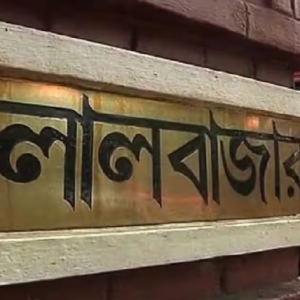 জনতা সামলাতে হিমশিম খাচ্ছে পুলিশ? বাহিনীর খামতি ঢাকতে এবার ময়দানে খোদ কলকাতার পুলিশ কমিশনার! জনতা সামলাতে হিমশিম খাচ্ছে পুলিশ? বাহিনীর খামতি ঢাকতে এবার ময়দানে খোদ কলকাতার পুলিশ কমিশনার!