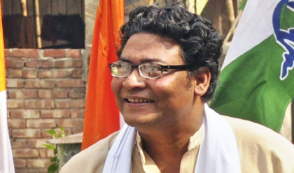 সরকারি অনুষ্ঠানে গান গাইতে গেলে কাটমানি দিতে হয়? ইন্দ্রনীল সেনকে নিয়ে ঋদ্ধির নিশানায় সরগরম রাজ্য সরকারি অনুষ্ঠানে গান গাইতে গেলে কাটমানি দিতে হয়? ইন্দ্রনীল সেনকে নিয়ে ঋদ্ধির নিশানায় সরগরম রাজ্য