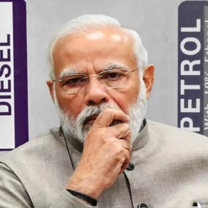 মোদী সরকারের নয়া ‘উপহার’! আন্তর্জাতিক অস্থিরতার দোহাই দিয়ে লাগাতার বাড়ছে জ্বালানির দর মোদী সরকারের নয়া ‘উপহার’! আন্তর্জাতিক অস্থিরতার দোহাই দিয়ে লাগাতার বাড়ছে জ্বালানির দর