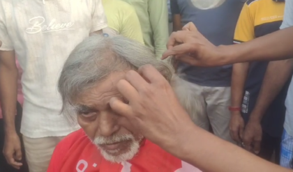 শিরস্ত্রাণে ৫ বছরের জেদ! মমতা সরকারের ‘পতন’ ঘোষণায় ঢাক-ঢোল বাজিয়ে চুল কাটলেন সিপিএম নেতা
