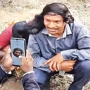 মাথা মুণ্ডন করতেই কাজ হারানোর উপক্রম! সহকর্মীর চুলের ‘টোটকায়’ মিলল হাজিরা, ভাইরাল নেটদুনিয়া