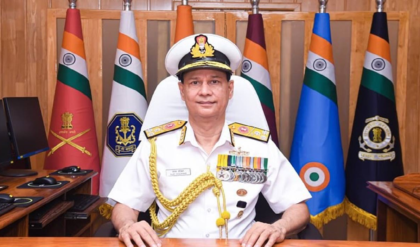 ভারতীয় নৌবাহিনীর নয়া কর্ণধার! ৪৮তম ভাইস চিফ হিসেবে দায়িত্ব নিলেন ভাইস অ্যাডমিরাল অজয় কোচার ভারতীয় নৌবাহিনীর নয়া কর্ণধার! ৪৮তম ভাইস চিফ হিসেবে দায়িত্ব নিলেন ভাইস অ্যাডমিরাল অজয় কোচার
