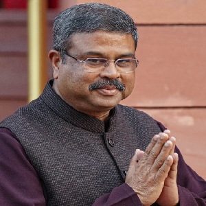 ‘জিতলে ঠিক, হারলে চুরি?’ রাহুল গান্ধীর ‘ইলেকশন রিগিং’ তত্ত্বে তুলোধোনা ধর্মেন্দ্র প্রধানের! ‘জিতলে ঠিক, হারলে চুরি?’ রাহুল গান্ধীর ‘ইলেকশন রিগিং’ তত্ত্বে তুলোধোনা ধর্মেন্দ্র প্রধানের!