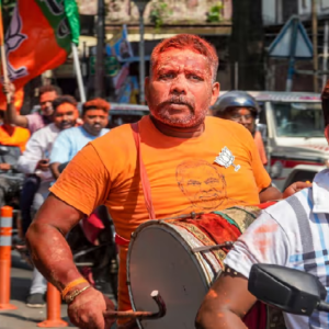 মমতা যুগের অবসান, গেরুয়া আবহে কাঁপছে সীমান্ত! কেন পশ্চিমবঙ্গ নির্বাচনের ফলে রক্তচাপ বাড়ছে বাংলাদেশের? মমতা যুগের অবসান, গেরুয়া আবহে কাঁপছে সীমান্ত! কেন পশ্চিমবঙ্গ নির্বাচনের ফলে রক্তচাপ বাড়ছে বাংলাদেশের?