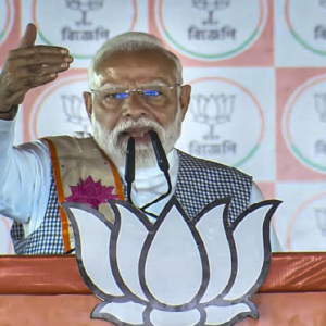 বাংলায় এবার গেরুয়া শাসন! মোদীর বিশেষ বার্তায় শোরগোল, কী কী বড় বদল আসছে রাজ্যে?