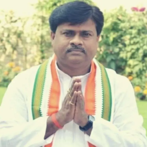 পালাতে গিয়ে ছিঁড়ল পাজামা, পুলিশের চোখে ধুলো দিতে টি-শার্ট পরে ড্রেন টপকালেন দিলীপ মণ্ডল! বিষ্ণুপুরে তোলপাড়!