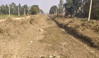 ১,৫০০ কোটির খাল প্রকল্প শুকিয়ে কাঠ! বিজনোরের কৃষকদের হাহাকারে সেচ দপ্তরে তুঘলকি কাণ্ড ১,৫০০ কোটির খাল প্রকল্প শুকিয়ে কাঠ! বিজনোরের কৃষকদের হাহাকারে সেচ দপ্তরে তুঘলকি কাণ্ড