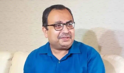 বেলেঘাটায় ধুন্ধুমার! কাউন্সিলরের পার্টি অফিসে বিক্ষোভের মুখে কুণাল ঘোষ, উঠল ‘চোর’ স্লোগান বেলেঘাটায় ধুন্ধুমার! কাউন্সিলরের পার্টি অফিসে বিক্ষোভের মুখে কুণাল ঘোষ, উঠল ‘চোর’ স্লোগান
