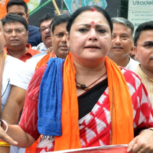 ফ্যাশন জগত থেকে রাজভবন; শুভেন্দুর ক্যাবিনেটে একমাত্র নারী মুখ অগ্নিমিত্রা, চমক বিজেপির!