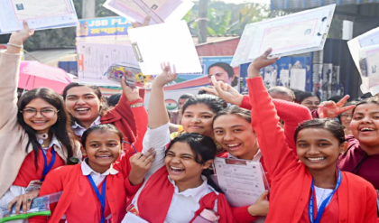 মেধাতালিকায় ১৩১ জনের ভিড়, অথচ নেই তিলোত্তমা! পর্ষদ সভাপতির মন্তব্যে শোরগোল শিক্ষা মহলে