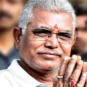 ‘এগিয়ে বাংলা নয়, লক্ষ্য এবার ভারতের শীর্ষ!’ ক্যাবিনেট বৈঠকের আগে বোমা ফাটালেন দিলীপ ঘোষ