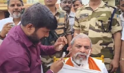 কল্যাণের ‘গর্ব’ ভাঙতেই কাটলেন ৫ বছরের দাড়ি! বিজেপি নেতার অদ্ভুত প্রতিজ্ঞায় শোরগোল হুগলিতে