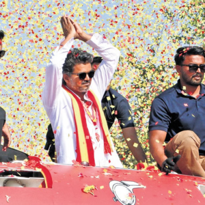 তামিলনাড়ুতে মহানাটক! বিজয়ের ম্যাজিক ফিগার কোথায়? থালাপতিকে কি ফিরিয়ে দিলেন রাজ্যপাল?