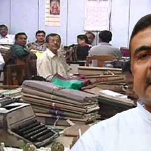 সুপ্রিম কোর্টের ডেডলাইন বনাম রাজ্যের রাজকোষ: সরকারি কর্মচারীদের বকেয়া ডিএ মেটাতে আজই কি মাস্টারস্ট্রোক নবান্নের? সুপ্রিম কোর্টের ডেডলাইন বনাম রাজ্যের রাজকোষ: সরকারি কর্মচারীদের বকেয়া ডিএ মেটাতে আজই কি মাস্টারস্ট্রোক নবান্নের?