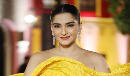 ২৭০ কোটির বাংলোয় মন ভরল না সোনমের! লন্ডনে আরও ৫১ কোটি খরচ করে কিনলেন ৫টি ফ্ল্যাট, জানুন কারণ