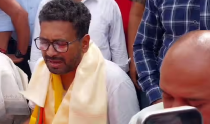 ‘সরাসরি শঙ্কর’! শিলিগুড়িতে অভিনব উদ্যোগ বিজেপি বিধায়কের, অভাব-অভিযোগ শুনছেন সরাসরি ‘সরাসরি শঙ্কর’! শিলিগুড়িতে অভিনব উদ্যোগ বিজেপি বিধায়কের, অভাব-অভিযোগ শুনছেন সরাসরি