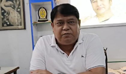 সারাদিন পুলিশের চোখে ধুলো, শেষমেশ খাঁচায় পুরপ্রধান, বাদুড়িয়ায় তোলপাড় ফেলা নগদ উদ্ধারে শোরগোল সারাদিন পুলিশের চোখে ধুলো, শেষমেশ খাঁচায় পুরপ্রধান, বাদুড়িয়ায় তোলপাড় ফেলা নগদ উদ্ধারে শোরগোল