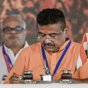 “তালিকায় নাম থাকলেই কি সসম্মানে ফেরা?” ঘরছাড়াদের নিয়ে বিধানসভায় শুভেন্দুর চরম হুঁশিয়ারি! “তালিকায় নাম থাকলেই কি সসম্মানে ফেরা?” ঘরছাড়াদের নিয়ে বিধানসভায় শুভেন্দুর চরম হুঁশিয়ারি!