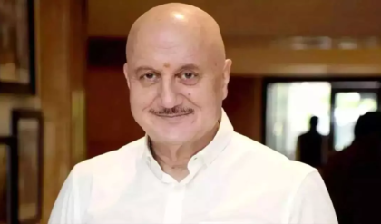পকেটে ৩৭ টাকা থেকে ব্ল্যাঙ্ক চেক! ভাইয়ের জন্য সব করতে রাজি অনুপম খের, মুগ্ধ নেটিজেনরা