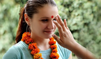 ভুল আঙুলে তিলক দিচ্ছেন? জেনে নিন কপালে তিলক লাগানোর সঠিক নিয়ম ও আঙুলের তাৎপর্য ভুল আঙুলে তিলক দিচ্ছেন? জেনে নিন কপালে তিলক লাগানোর সঠিক নিয়ম ও আঙুলের তাৎপর্য