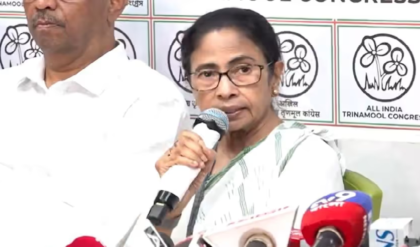 ‘আমি কেন পদত্যাগ করব?’ মমতার বিস্ফোরক মন্তব্যে তোলপাড় রাজ্য রাজনীতি, চরম সংকটে সংবিধান!