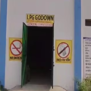 গ্যাস সিলিন্ডার নিয়ে বড় জালিয়াতি! ফোনে মেসেজ এলেও উধাও রিফিল? হানা দিতেই বেরিয়ে এল বিস্ফোরক তথ্য!