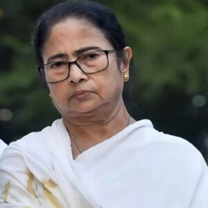 দল ভাঙার চেষ্টা! বিজেপি ও পুলিশকে তোপ দেগে গর্জে উঠলেন মমতা, কী বললেন তৃণমূল নেত্রী? দল ভাঙার চেষ্টা! বিজেপি ও পুলিশকে তোপ দেগে গর্জে উঠলেন মমতা, কী বললেন তৃণমূল নেত্রী?