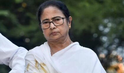 দল ভাঙার চেষ্টা! বিজেপি ও পুলিশকে তোপ দেগে গর্জে উঠলেন মমতা, কী বললেন তৃণমূল নেত্রী?