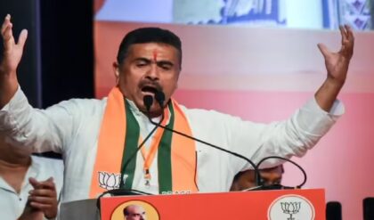 নবান্নে নজিরবিহীন দৃশ্য! মুখ্যমন্ত্রীর প্রশাসনিক বৈঠকে হাজির বিরোধী শিবিরের বিধায়করা