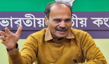 তৃণমূলের অন্দরে বিদ্রোহের আঁচ! মমতার খেলের ওপরই ‘মাস্টারি’ বিজেপির, তোপ অধীর চৌধুরীর