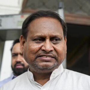 আর্থিক সঙ্কটে ধুঁকছে সাদা-কালো ব্রিগেড, রদবদল চূড়ান্ত! বড় দায়িত্ব পেতে চলেছেন হুমায়ুন কবীর