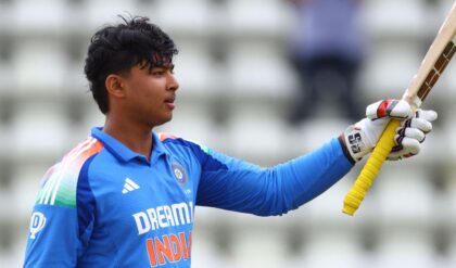 রেকর্ড ভাঙার প্রহর গুনছেন ১৫-র বিস্ময়বালক! সচিনের সিংহাসন কি দখলের পথে?