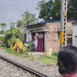 ‘আমাদের পুনর্বাসন দিক সরকার’! সরকারি পাট্টার জমিতে রেলের নোটিশ ঘিরে মগরায় তীব্র আতঙ্ক
