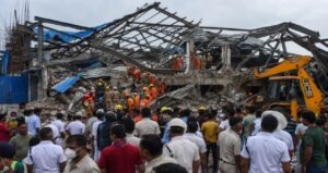 “নবান্নের নজর, উদ্ধারকাজে সেনা”-ভয়াবহ নির্মাণ বিপর্যয়ে উঠছে বড়সড় গাফিলতির অভিযোগ