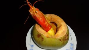 Recipe: ডাবের খোসায় চিংড়ির মালাইকারি! বাড়িতেই বানান রেস্তোরাঁ স্টাইল ‘ডাব চিংড়ি’