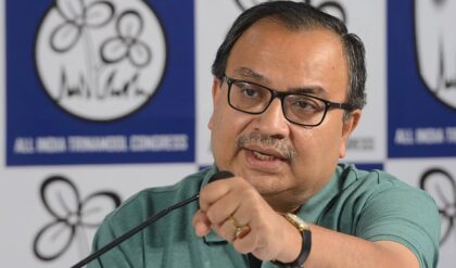 ‘ক্ষমতা থাকলে পদ ছাড়ুন!’-নতুন দল নিয়ে ঋতব্রতকে চ্যালেঞ্জ কুণাল ঘোষের
