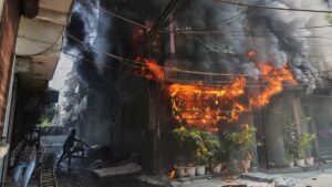 গয়না দেখে শনাক্ত করতে হলো দেহ, অগ্নিকাণ্ডে এক নিমেষে শেষ আগরওয়াল পরিবার