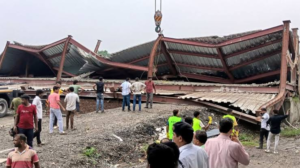 স্বপ্ন ভেঙে চুরমার: দুই সন্তান আর প্রতিবন্ধী বাবাকে নিয়ে দিশাহারা সুমনের পরিবার, চাইছেন বিচার!