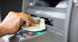 ATM-এ টাকা নেই কেন? সমস্যার গভীর সংকটের কারণ জানলে অবাক হবেন!