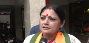 ১ লক্ষ টাকা দিলেও করবেন না! ঝাঁটা হাতে রাস্তায় নেমে সরাসরি বার্তা দিলেন মন্ত্রী অগ্নিমিত্রা