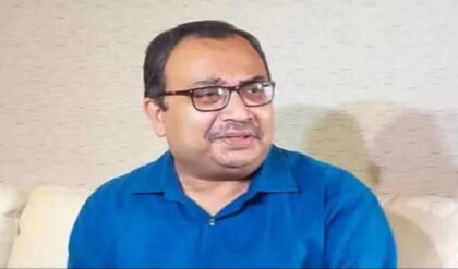 মমতার বাড়ির সামনে কুণালকে লক্ষ্য করে ডিম হামলা! হামলাকারী কি সিআইডি-র সাক্ষী? বিস্ফোরক দাবি নেতার
