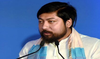 ‘পাপ বাপকেও ছাড়ে না!’ উদয়ন গুহের গ্রেফতারিতে বিস্ফোরক নিশীথ প্রামাণিক ‘পাপ বাপকেও ছাড়ে না!’ উদয়ন গুহের গ্রেফতারিতে বিস্ফোরক নিশীথ প্রামাণিক