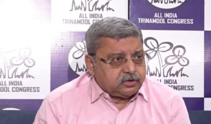 ‘অভিষেক না আমি? বেছে নিন!’ মমতা বন্দ্যোপাধ্যায়কে সরাসরি আল্টিমেটাম দিলেন কল্যাণ বন্দ্যোপাধ্যায় ‘অভিষেক না আমি? বেছে নিন!’ মমতা বন্দ্যোপাধ্যায়কে সরাসরি আল্টিমেটাম দিলেন কল্যাণ বন্দ্যোপাধ্যায়