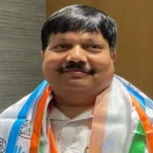 ২০ হাজার শ্রমিকের রুজি-রুটি বাঁচাতে বড় পদক্ষেপ! চটকল খুলতে ময়দানে শ্রমমন্ত্রী অর্জুন সিং ২০ হাজার শ্রমিকের রুজি-রুটি বাঁচাতে বড় পদক্ষেপ! চটকল খুলতে ময়দানে শ্রমমন্ত্রী অর্জুন সিং
