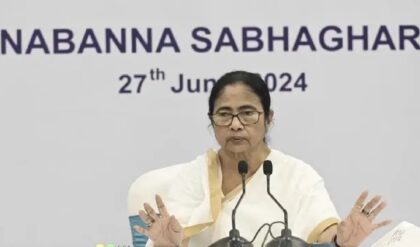 ‘গদ্দার’দের চরম হুঁশিয়ারি! ভোট লুঠ থেকে দল ভাঙানো নিয়ে বিজেপিকে তোপ মমতার