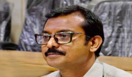 টলিউডে নতুন আতঙ্ক! বিশ্বাস ব্রাদার্সের ‘প্রলোভনের জাল’? বিস্ফোরক ফাঁস করলেন ঋজু! টলিউডে নতুন আতঙ্ক! বিশ্বাস ব্রাদার্সের ‘প্রলোভনের জাল’? বিস্ফোরক ফাঁস করলেন ঋজু!
